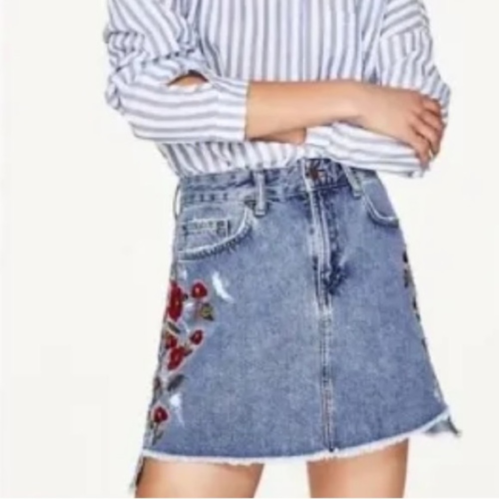 Zara Denim Skirt With Embroidered Red Poppies